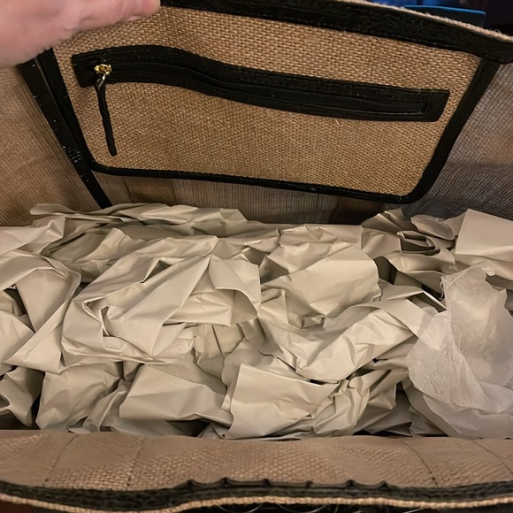 NWT Brahmin Brooklyn Black Chateau genuine leather in black - Picture 4 of 4